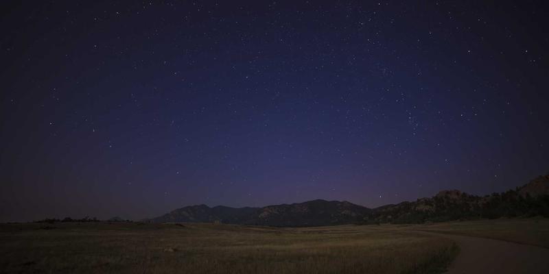 智能家居建材新趋势:感应水龙头、智能马桶与电动窗帘的选配全攻略